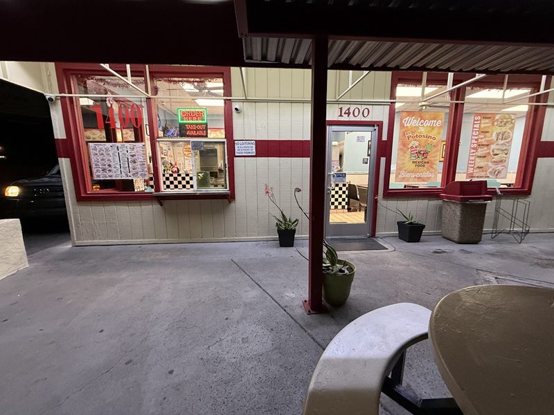 El Potosino Mexican food exterior